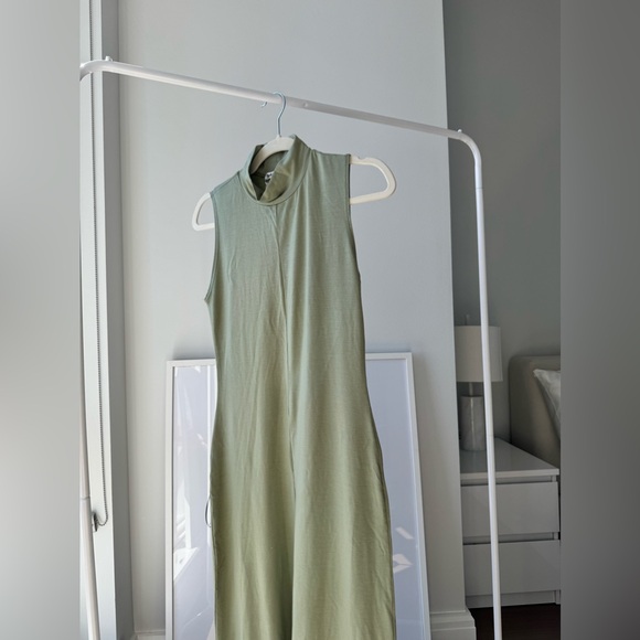 BNWT Reformation Long AXTON Mockneck Knit Dress With Slit - Artichoke - Picture 11 of 11